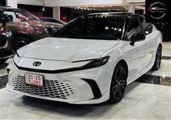 تۆیۆتا کامری